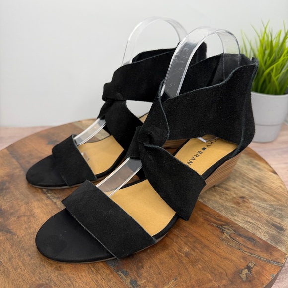 Lucky Brand Women’s Jamin Black Suede Twist Wedge - Size: 8 - Picture 4 of 8
